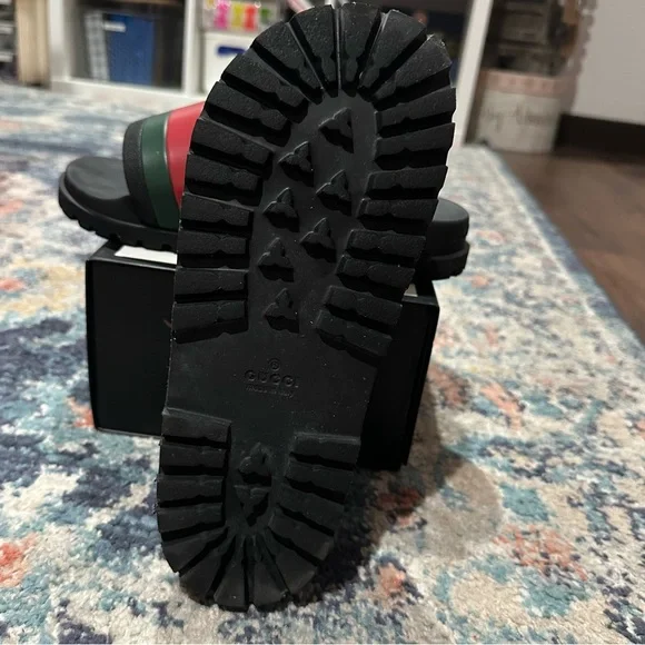 Gucci Slides Authentic - Picture 4 of 5